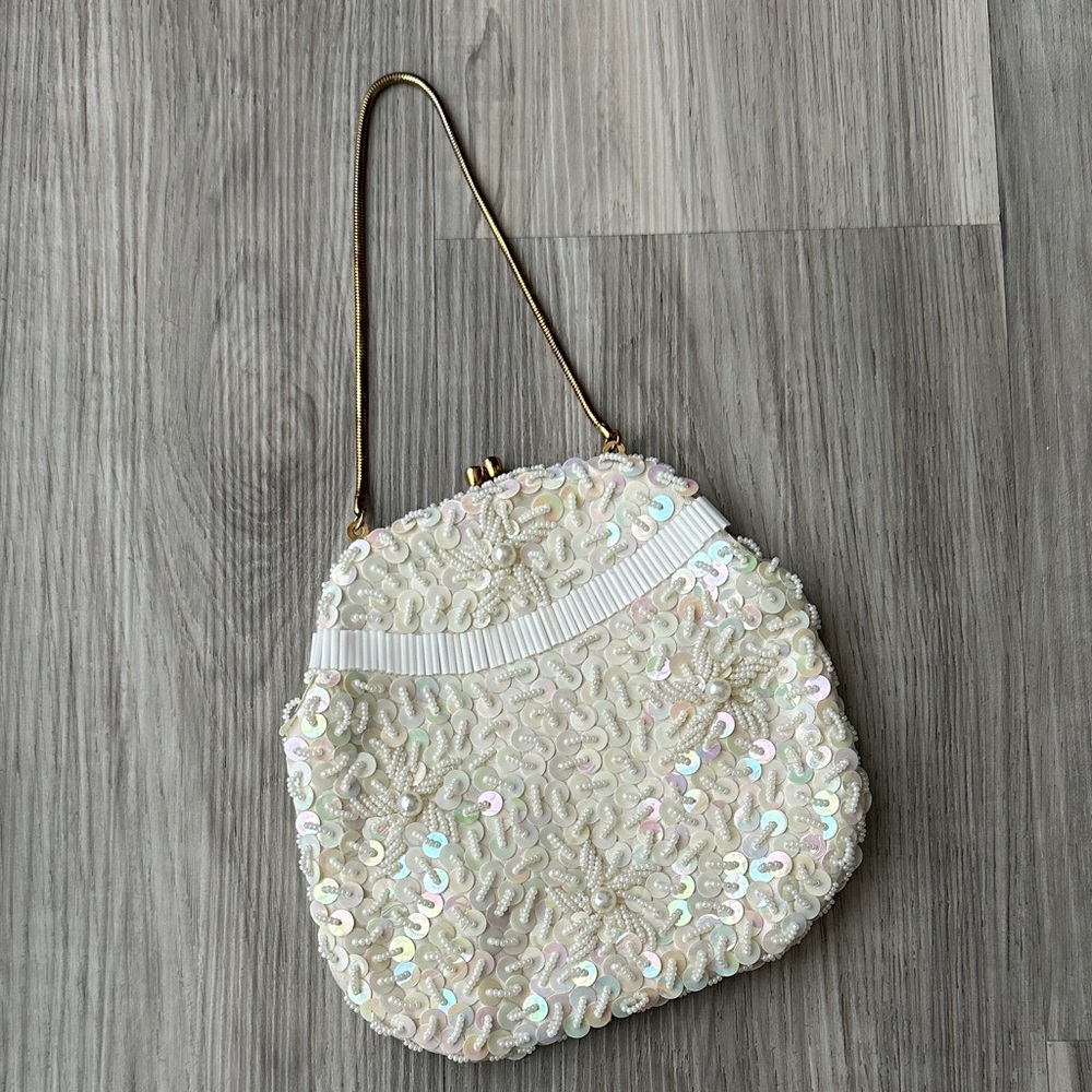 Vintage Du-Val Beaded & SequinWhite Wristlet with Gold Jewelled Kisslock Closure